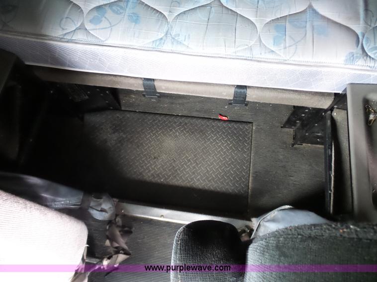 image for item K7944 2007 Kenworth T800 semi truck