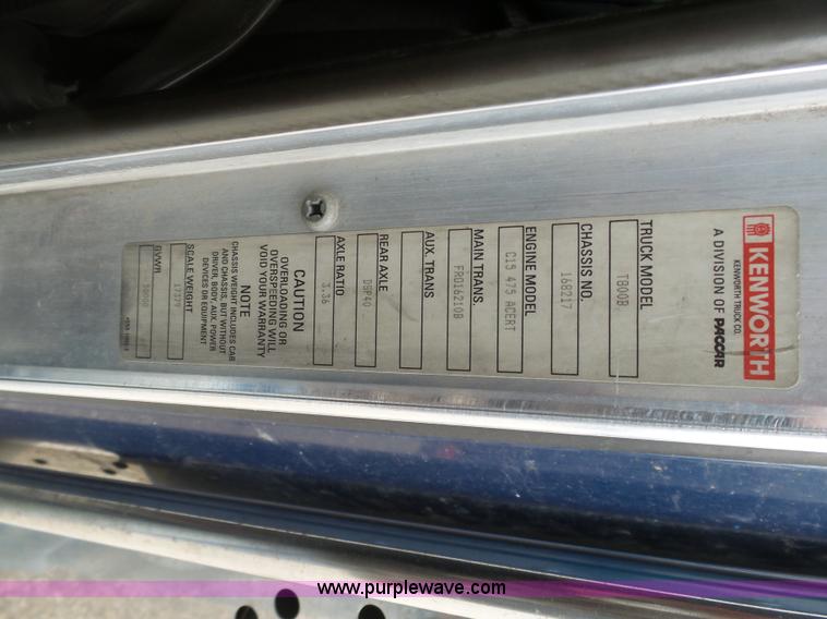 image for item K7944 2007 Kenworth T800 semi truck