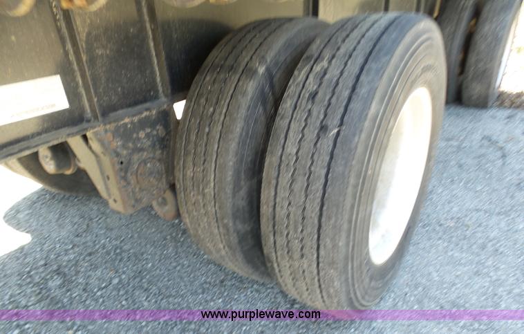 image for item K7987 2011 Transcraft TL-2000 flatbed trailer