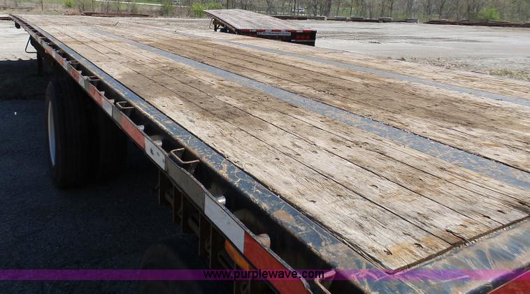image for item K7987 2011 Transcraft TL-2000 flatbed trailer