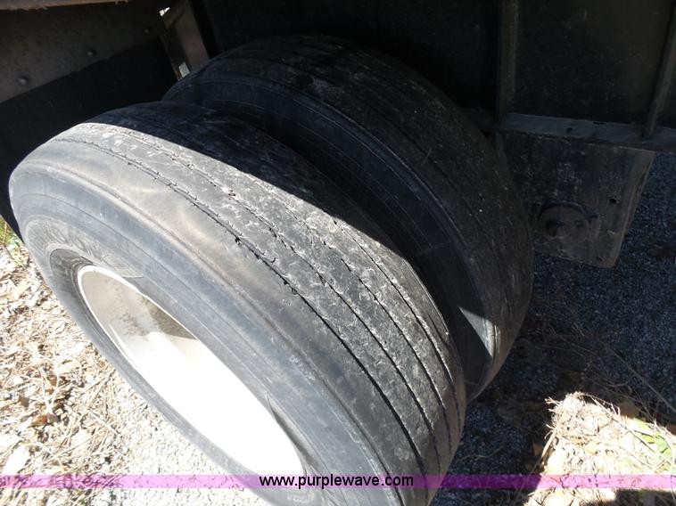 image for item K7987 2011 Transcraft TL-2000 flatbed trailer