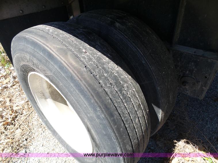 image for item K7987 2011 Transcraft TL-2000 flatbed trailer