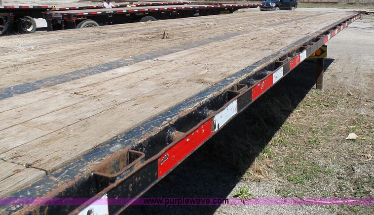 image for item K7987 2011 Transcraft TL-2000 flatbed trailer