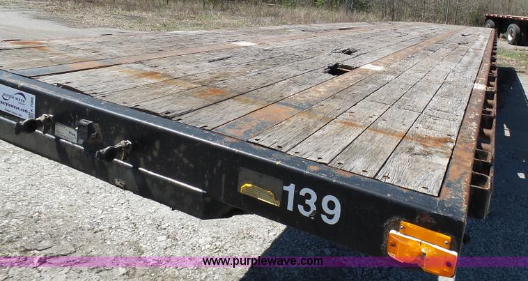 image for item K7988 2007 Transcraft TL-2000 flatbed trailer