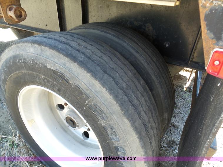 image for item K7988 2007 Transcraft TL-2000 flatbed trailer