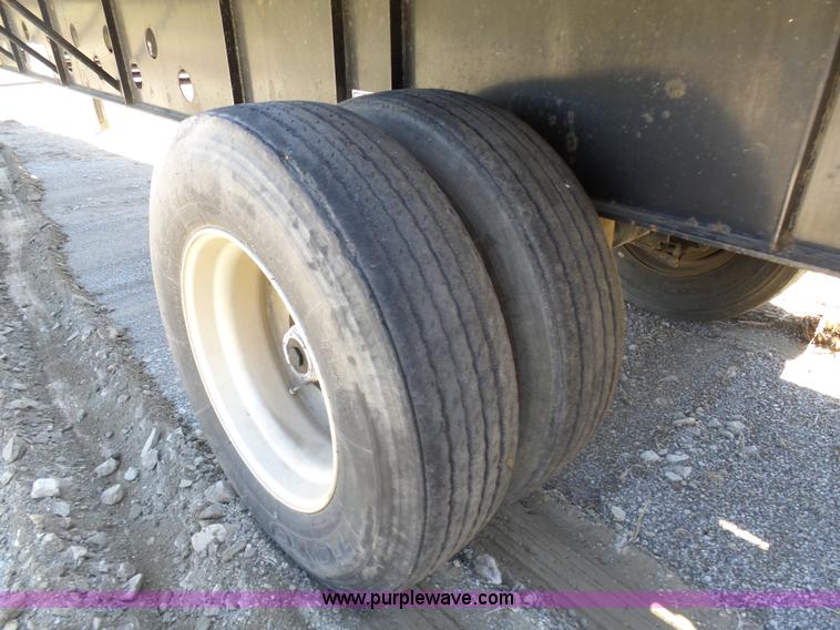 image for item K7988 2007 Transcraft TL-2000 flatbed trailer