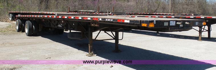 image for item K7989 2005 Transcraft TL-2000 flatbed trailer