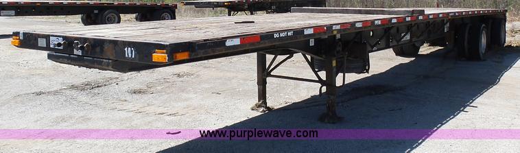 image for item K7989 2005 Transcraft TL-2000 flatbed trailer