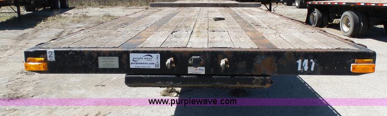 image for item K7989 2005 Transcraft TL-2000 flatbed trailer