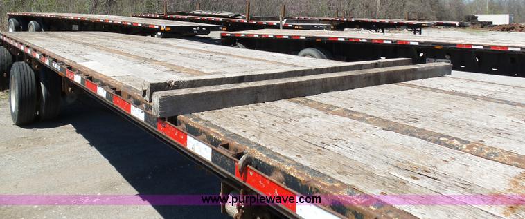 image for item K7989 2005 Transcraft TL-2000 flatbed trailer