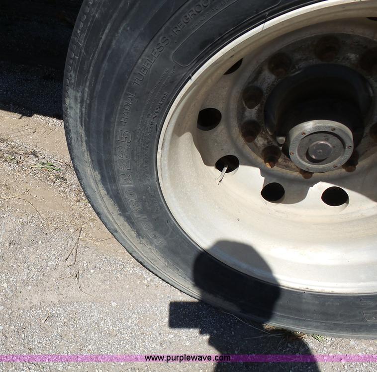 image for item K7989 2005 Transcraft TL-2000 flatbed trailer