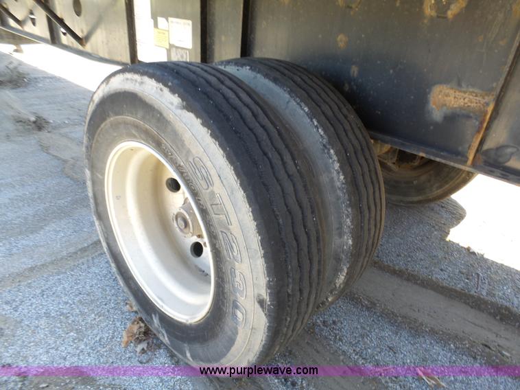 image for item K7989 2005 Transcraft TL-2000 flatbed trailer