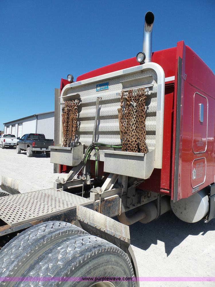 image for item K7991 2005 Kenworth T600 semi truck