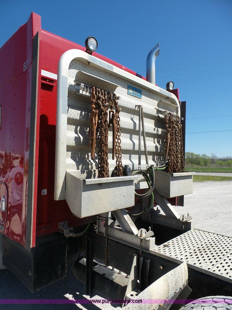 image for item K7991 2005 Kenworth T600 semi truck