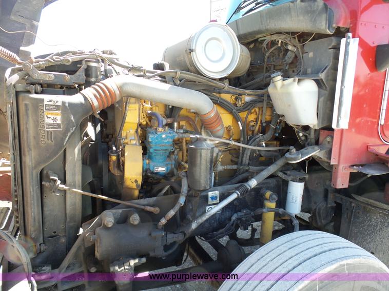 image for item K7991 2005 Kenworth T600 semi truck