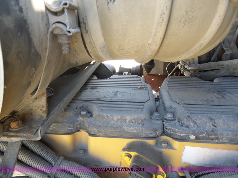 image for item K7991 2005 Kenworth T600 semi truck