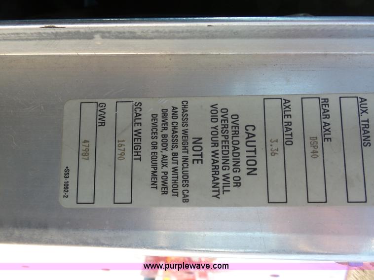 image for item K7991 2005 Kenworth T600 semi truck