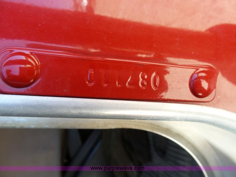 image for item K7991 2005 Kenworth T600 semi truck