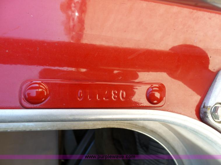 image for item K7991 2005 Kenworth T600 semi truck