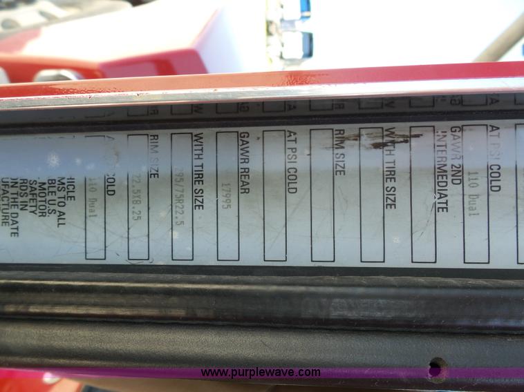 image for item K7991 2005 Kenworth T600 semi truck