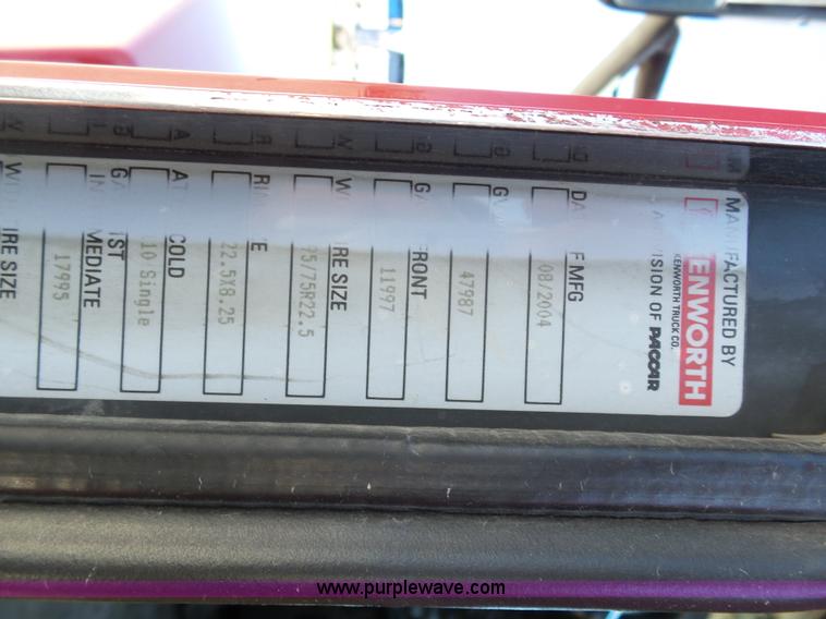 image for item K7991 2005 Kenworth T600 semi truck