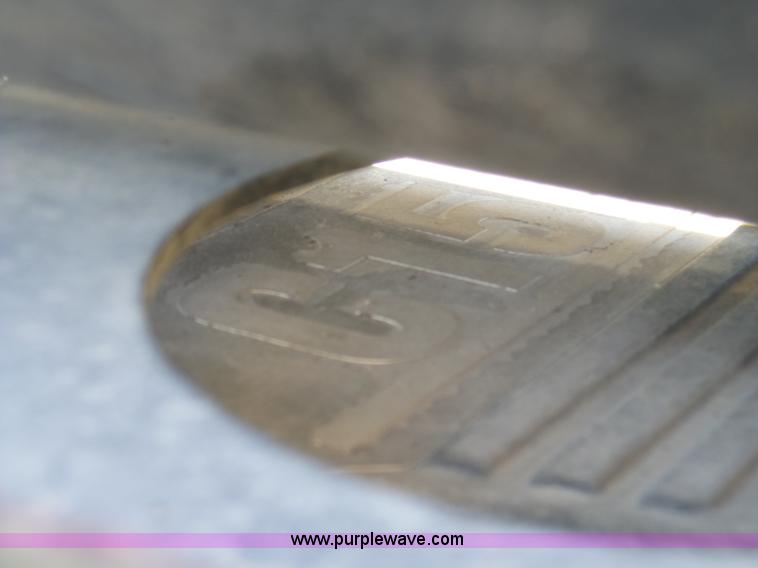 image for item K7993 2007 Kenworth semi truck