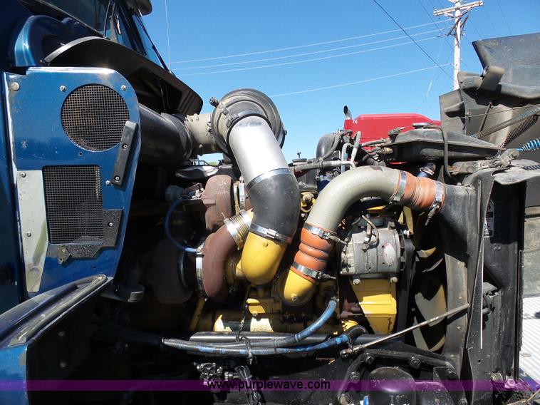 image for item K7993 2007 Kenworth semi truck