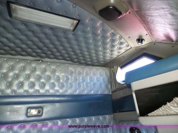 image for item K7993 2007 Kenworth semi truck