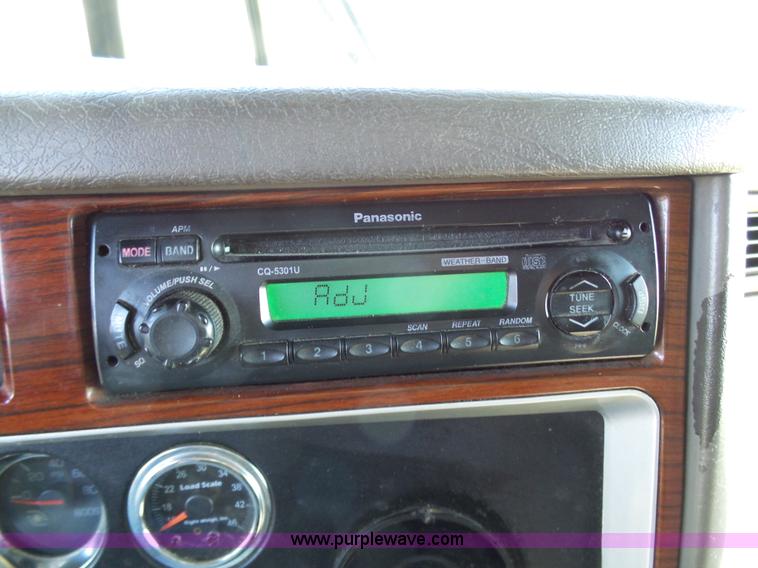 image for item K7993 2007 Kenworth semi truck