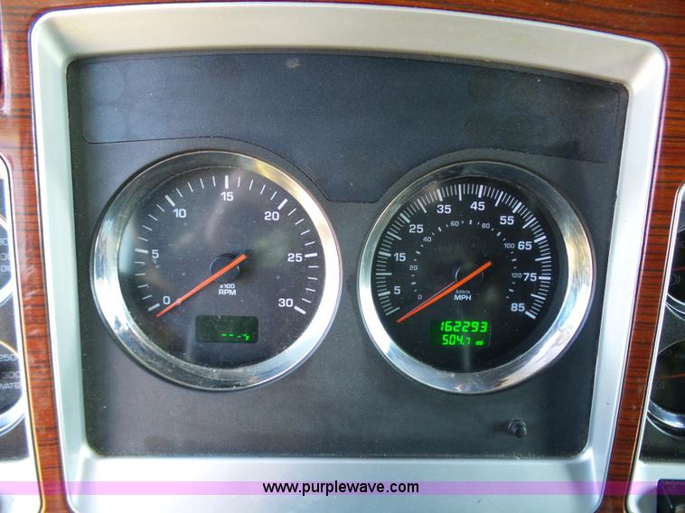 image for item K7993 2007 Kenworth semi truck