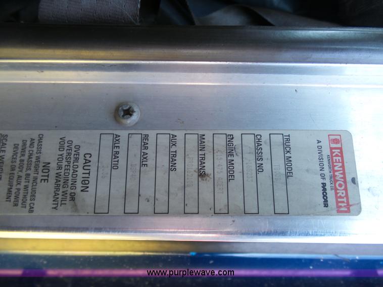 image for item K7993 2007 Kenworth semi truck