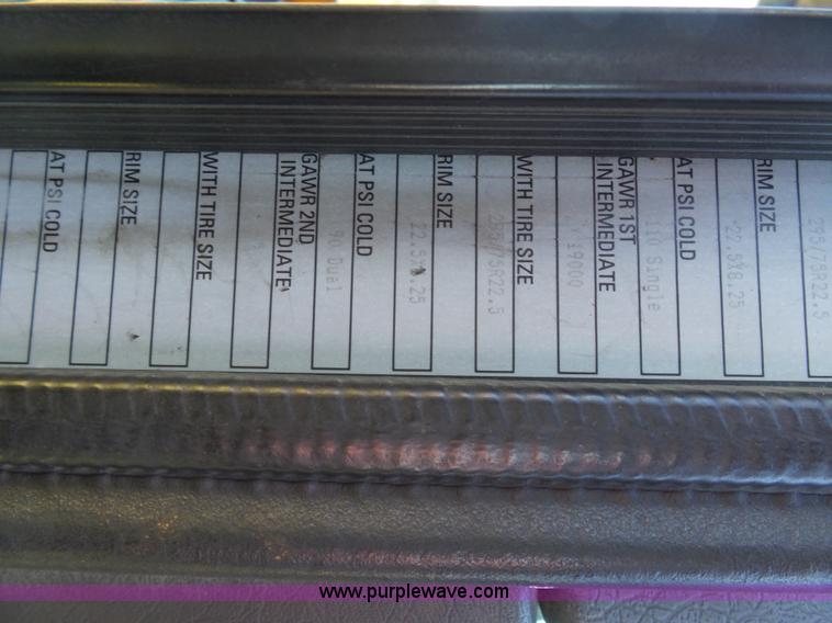 image for item K7993 2007 Kenworth semi truck