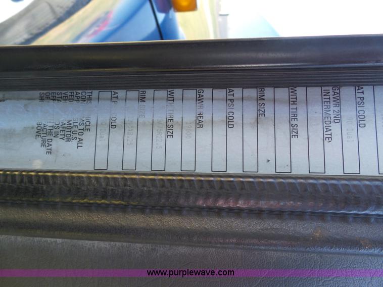 image for item K7993 2007 Kenworth semi truck