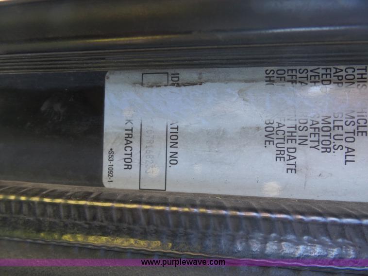 image for item K7993 2007 Kenworth semi truck