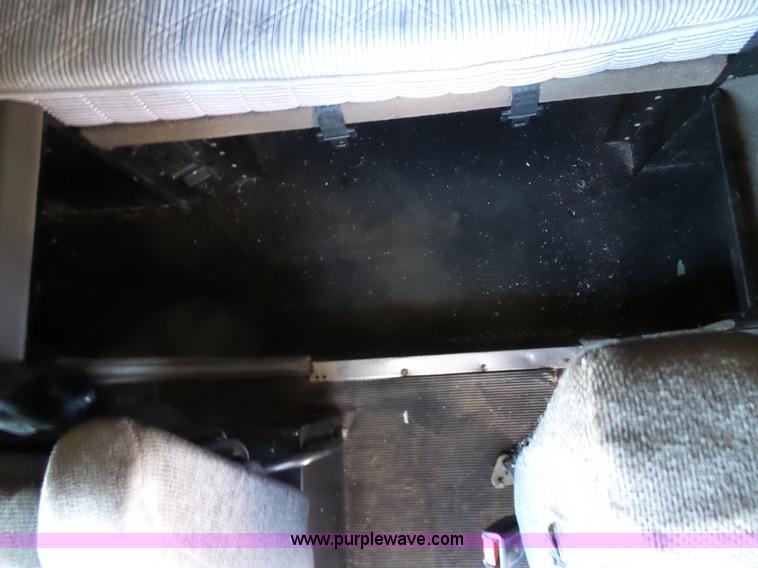 image for item K7994 2006 Kenworth T600 semi truck