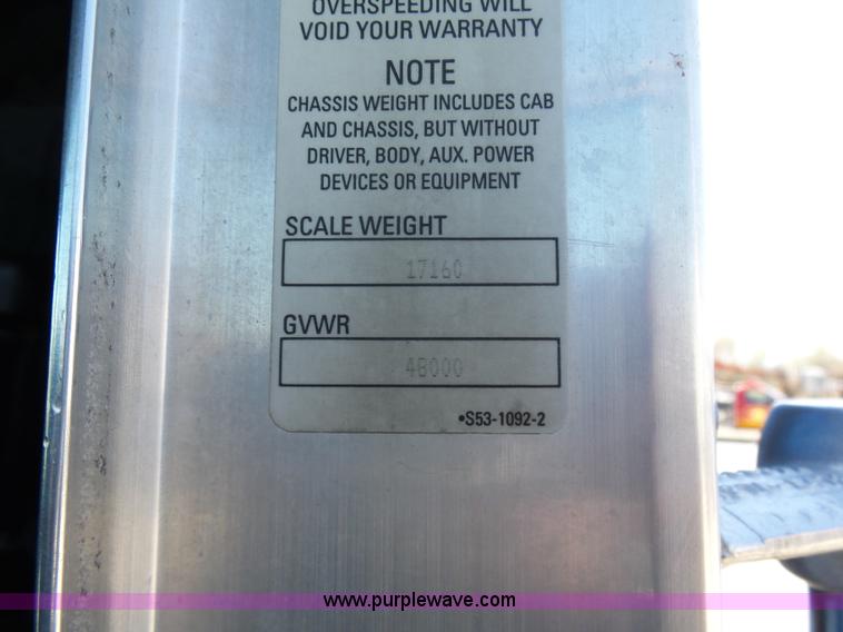 image for item K7994 2006 Kenworth T600 semi truck