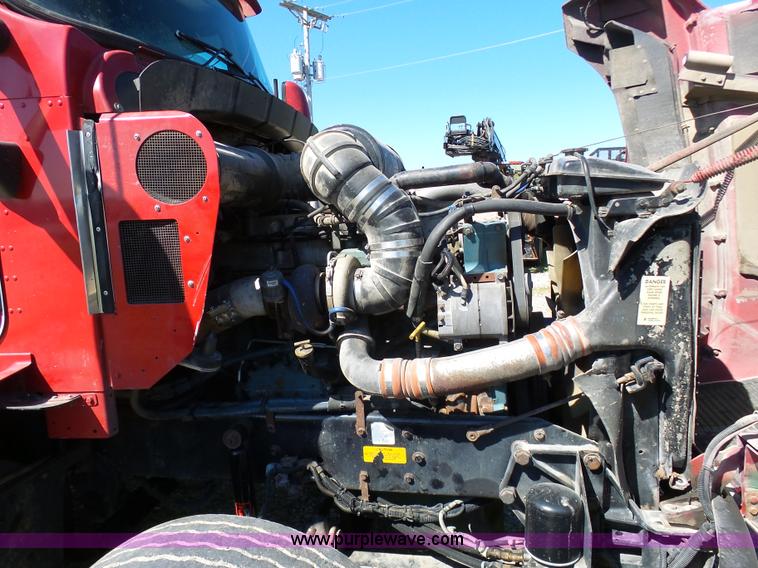 image for item K7995 2000 Kenworth T600 semi truck