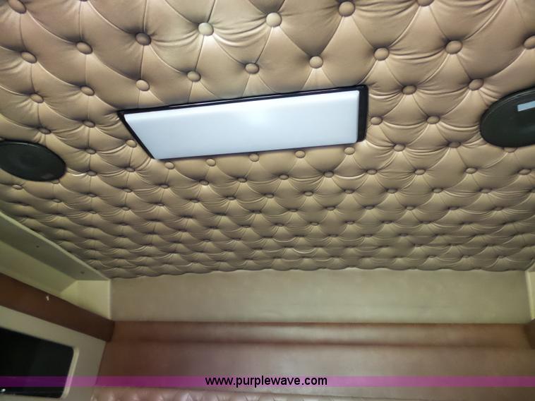 image for item K7995 2000 Kenworth T600 semi truck