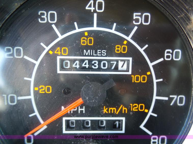 image for item K7995 2000 Kenworth T600 semi truck