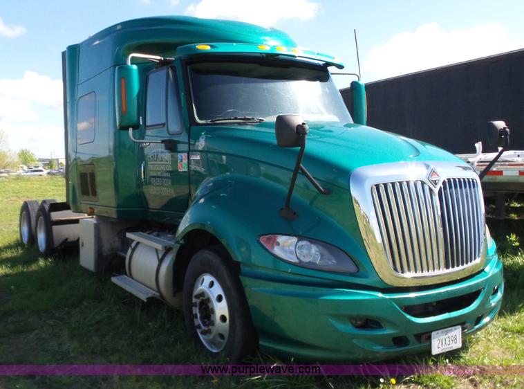 image for item L5801 2010 International ProStar semi truck