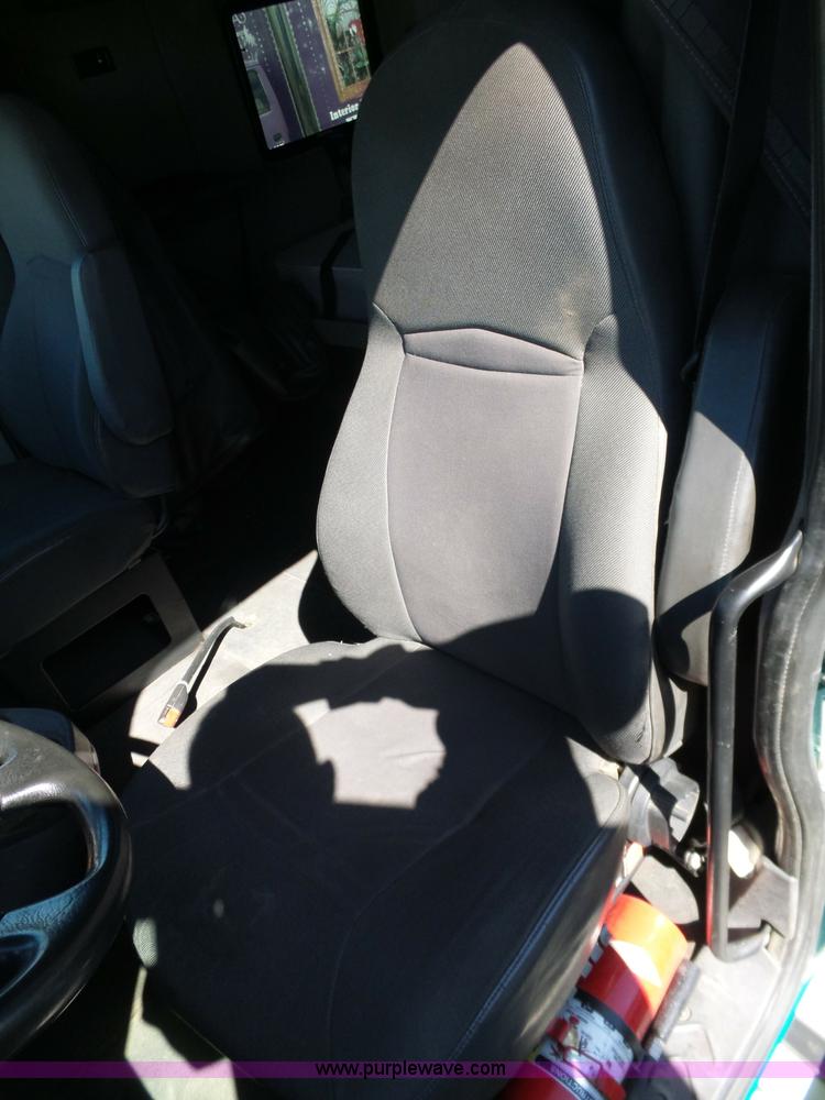 image for item L5801 2010 International ProStar semi truck