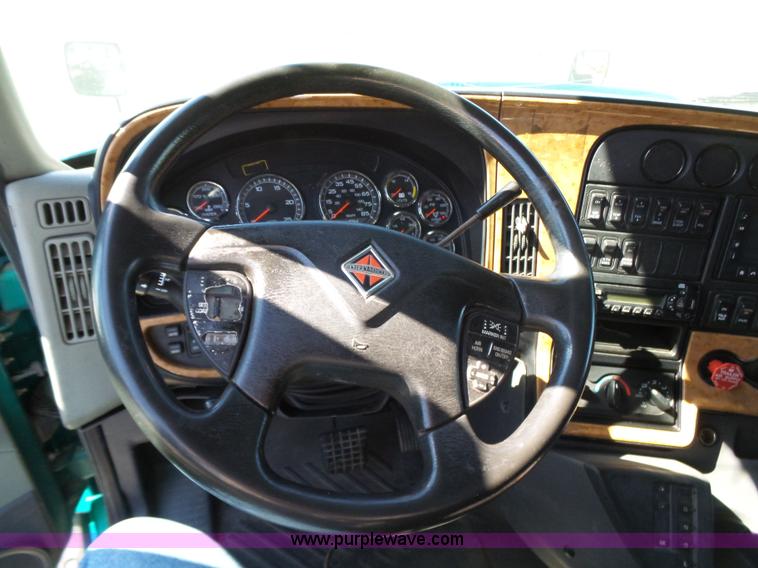 image for item L5801 2010 International ProStar semi truck