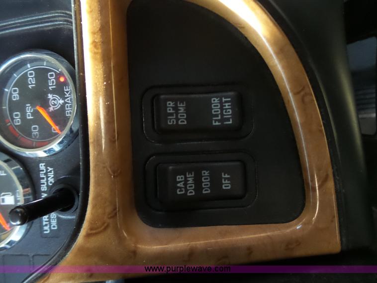 image for item L5801 2010 International ProStar semi truck