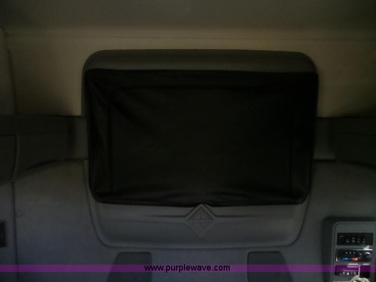 image for item L5801 2010 International ProStar semi truck