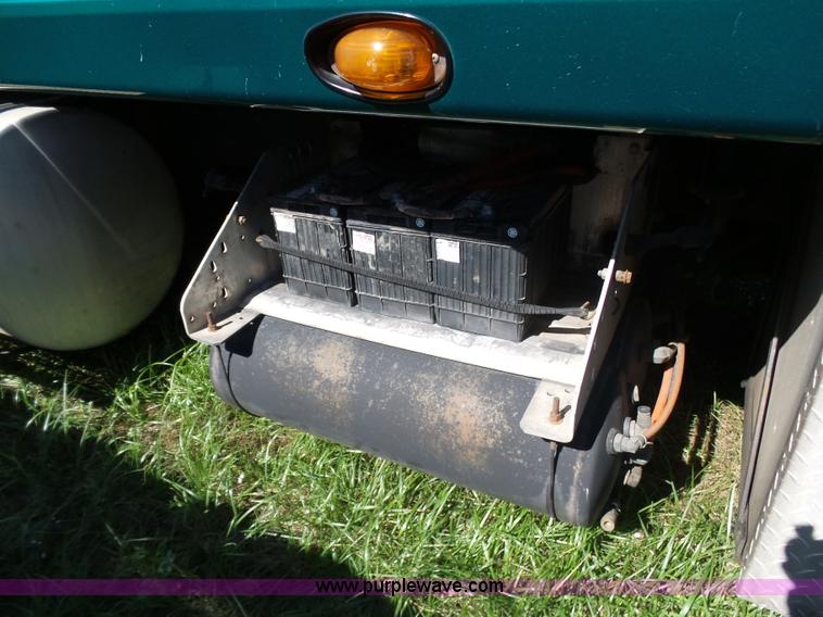 image for item L5801 2010 International ProStar semi truck