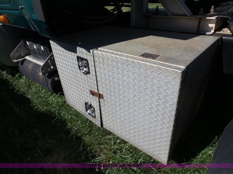 image for item L5801 2010 International ProStar semi truck