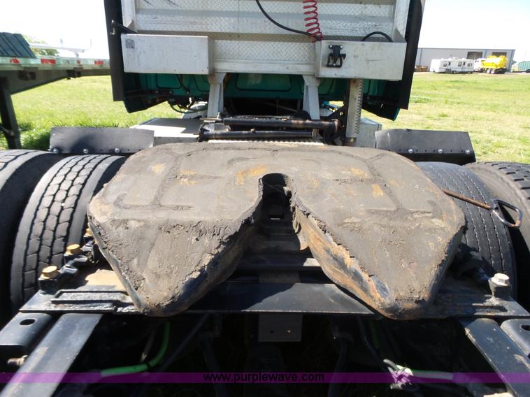 image for item L5801 2010 International ProStar semi truck