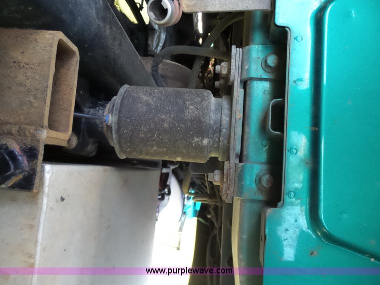 image for item L5801 2010 International ProStar semi truck