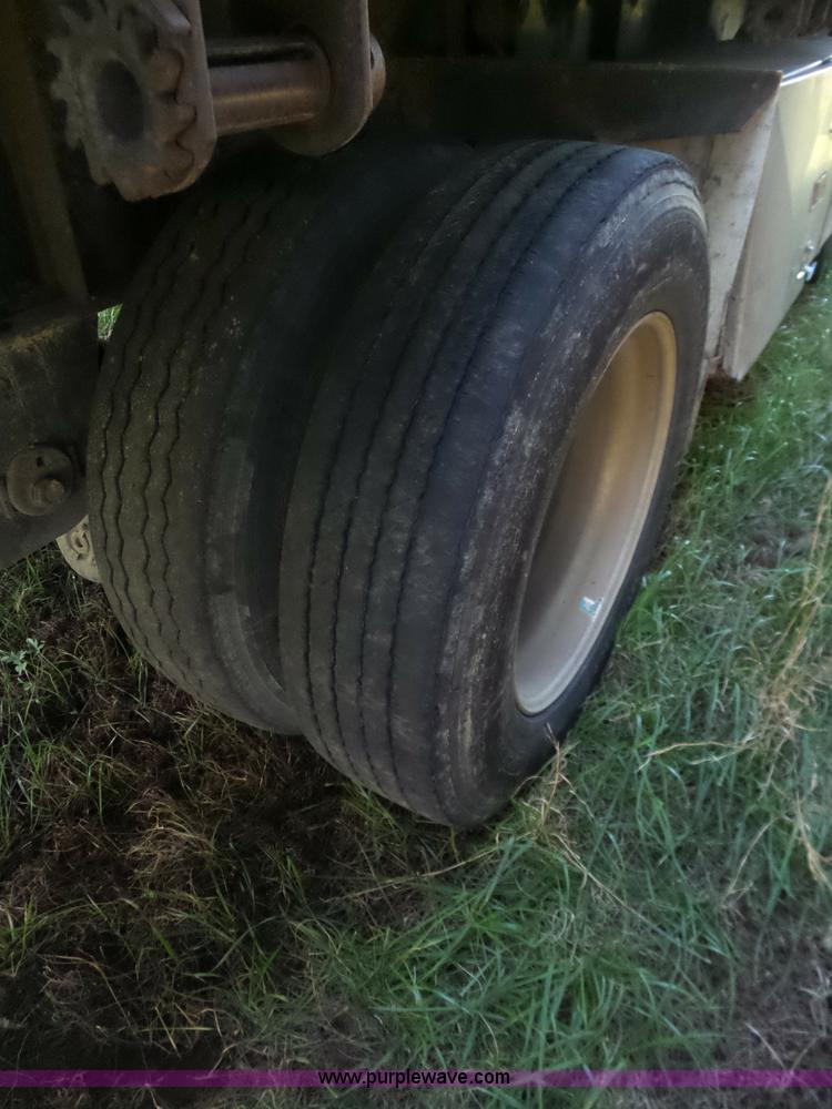 image for item L5802 2000 Transcraft Eagle flatbed trailer