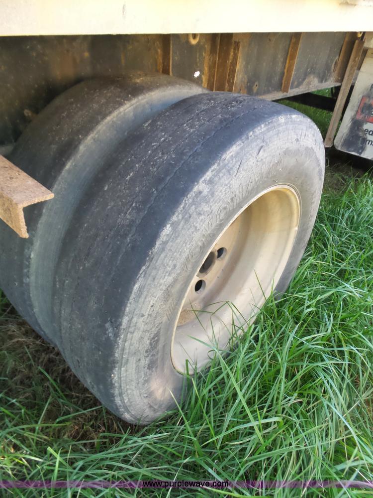 image for item L5802 2000 Transcraft Eagle flatbed trailer